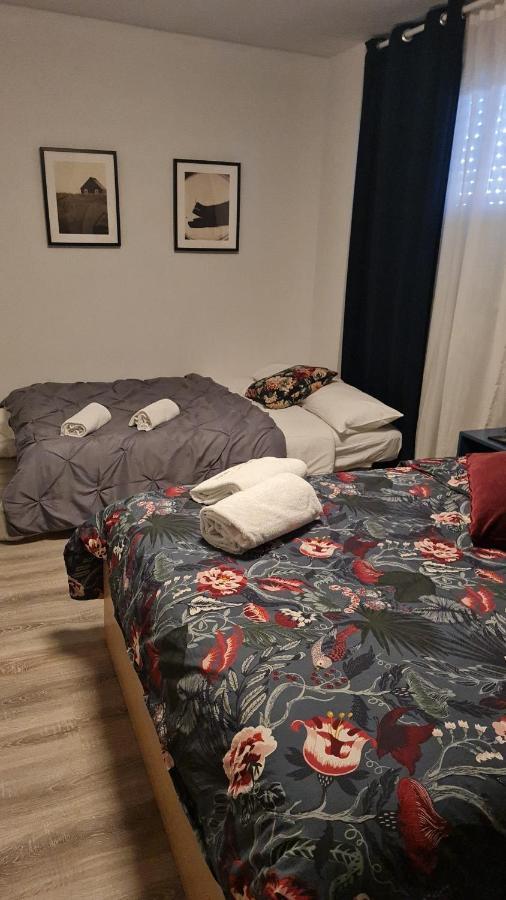 Alojamiento Weier La Cisterniga Luaran gambar